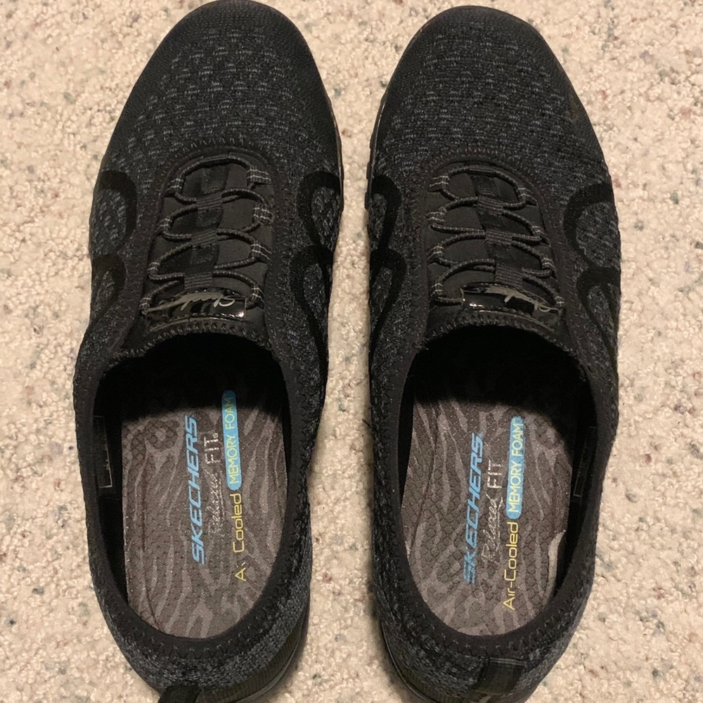 Skechers slip-on tennis shoes